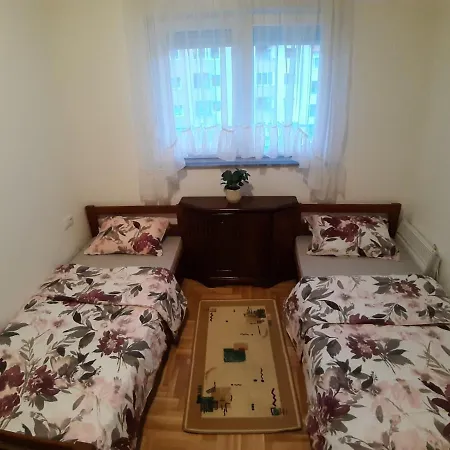 Apartman Marijana דירה טרביניה